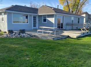 1046 S Lake Dr, Watertown, SD 57201
