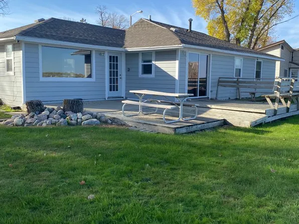 1046 S Lake Dr, Watertown, SD 57201
