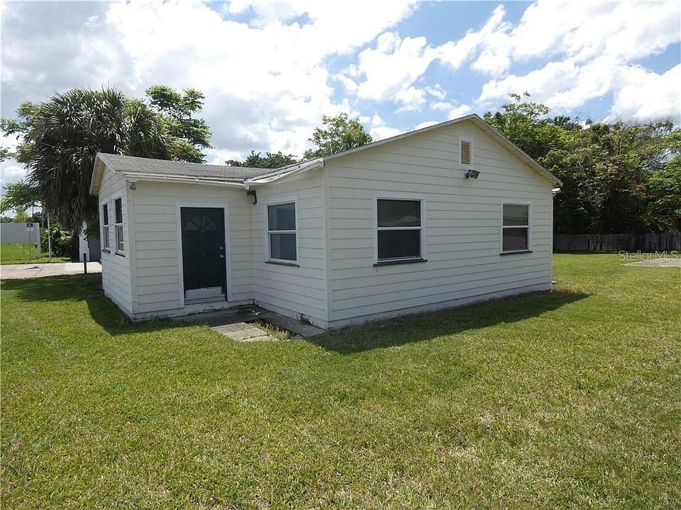1st image of 4020 Edgewater Dr