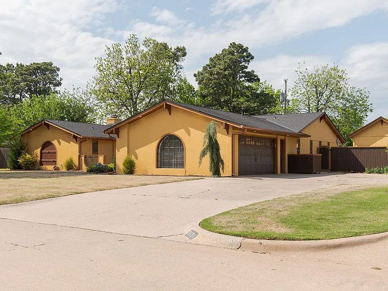 3121 Kent Dr — Photo 4