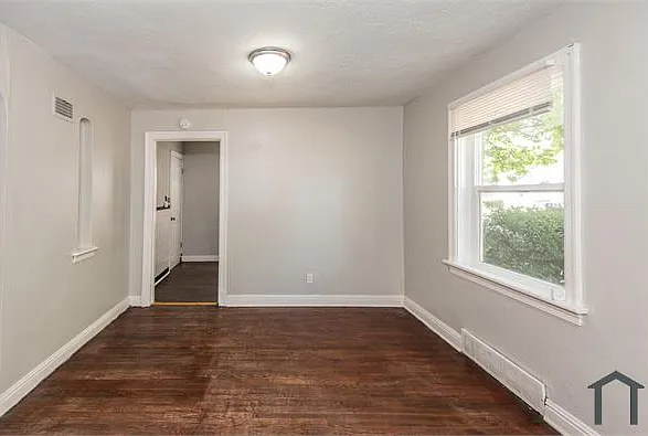320 Henquin Dr — Photo 18