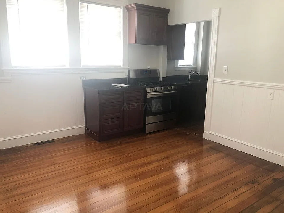 12 Lincoln Ave #1