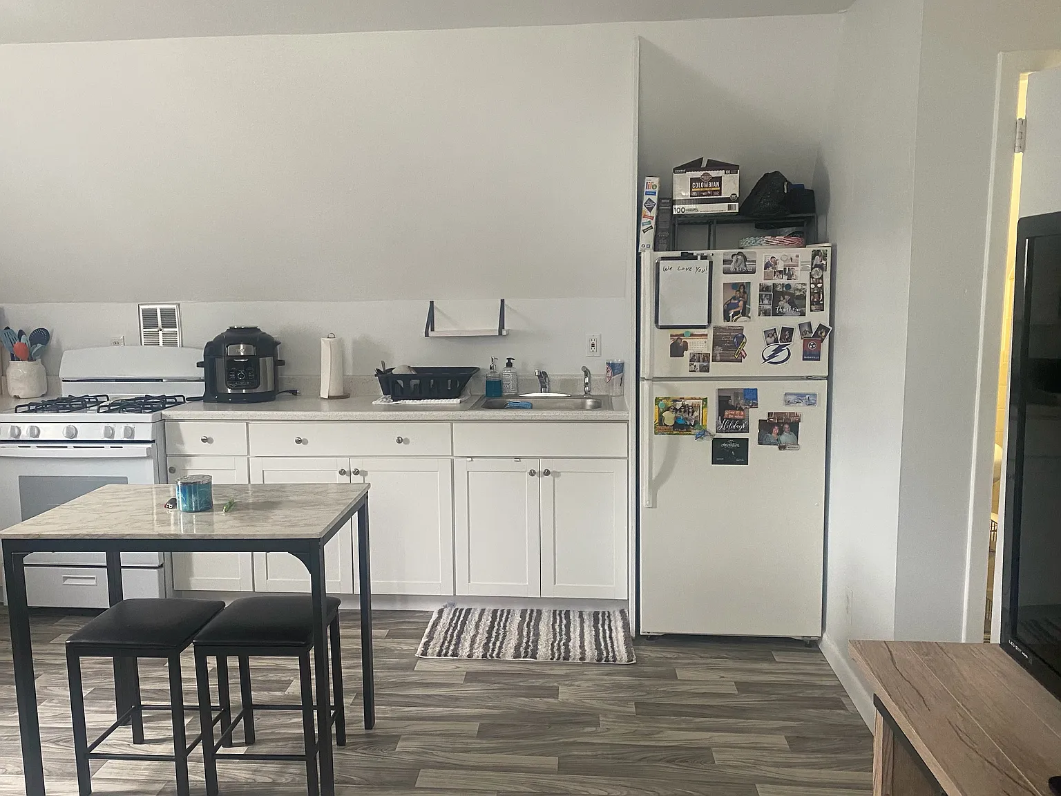 Studio, $1,600 — Photo 4