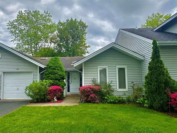 1208 Fenway Road, Saint James, NY 11780