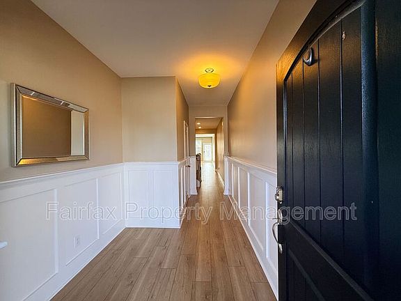 4th image of 212 Ellsworth Manor Dr