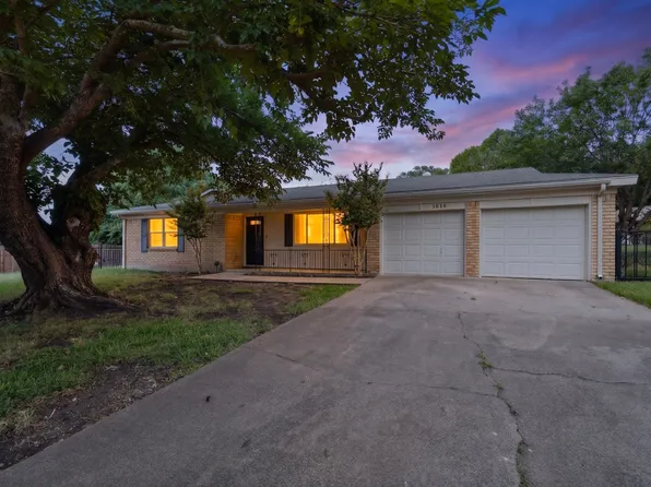 1016 Sproles Dr, Benbrook, TX 76126