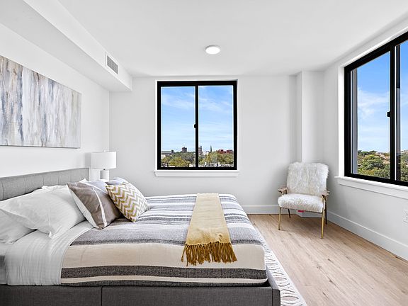 4th image of 144 Summit Ave #203