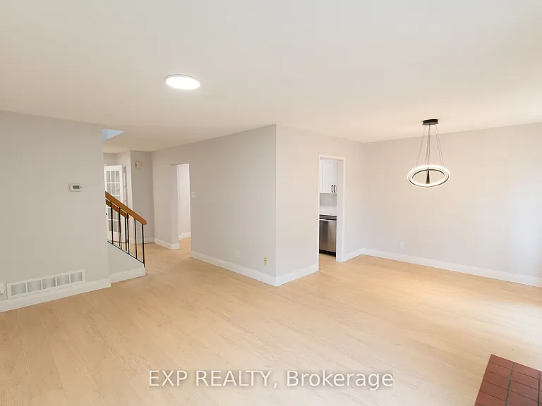 710 Coronation Ave #7 — Photo 8