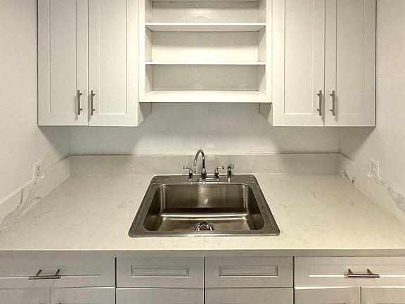 5th image of 250 S Union Ave APT 4