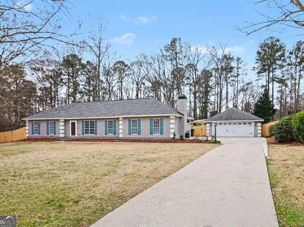 85 London Ln, Sharpsburg, GA 30277