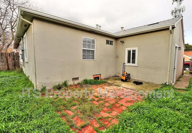5302 Gordon Dr — Photo 57