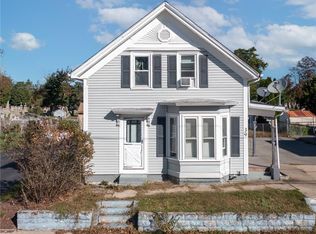 39 Bagley St, Central Falls, RI 02863