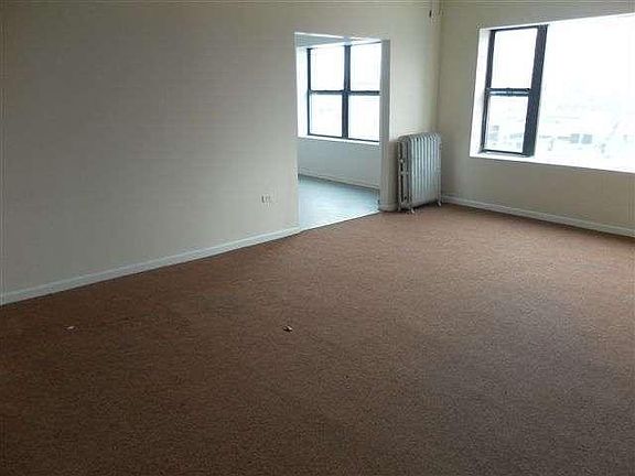 3rd image of 1370 W 79th St #1376306