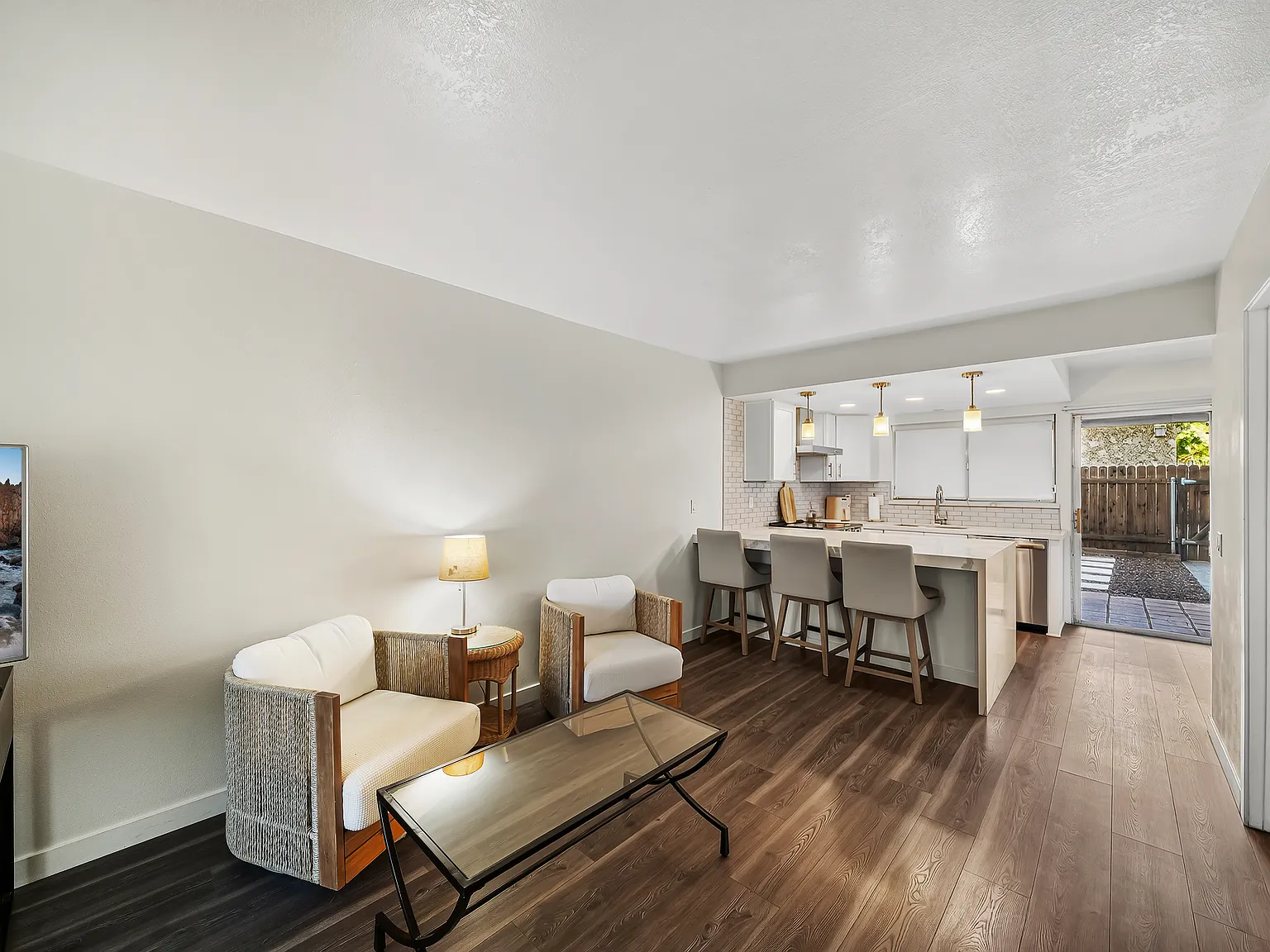 2 bed, 1.5 bath, 960 sqft, $2,520 — Photo 1