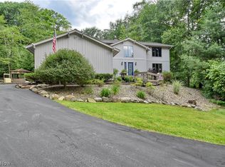 8570 Ptarmigan Ct, Kirtland, OH 44094