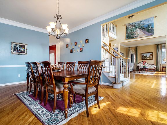 5th image of 29 Brookview Dr