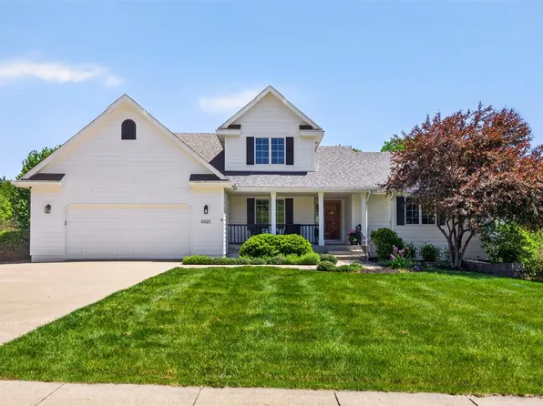 6825 NW 98th St, Johnston, IA 50131
