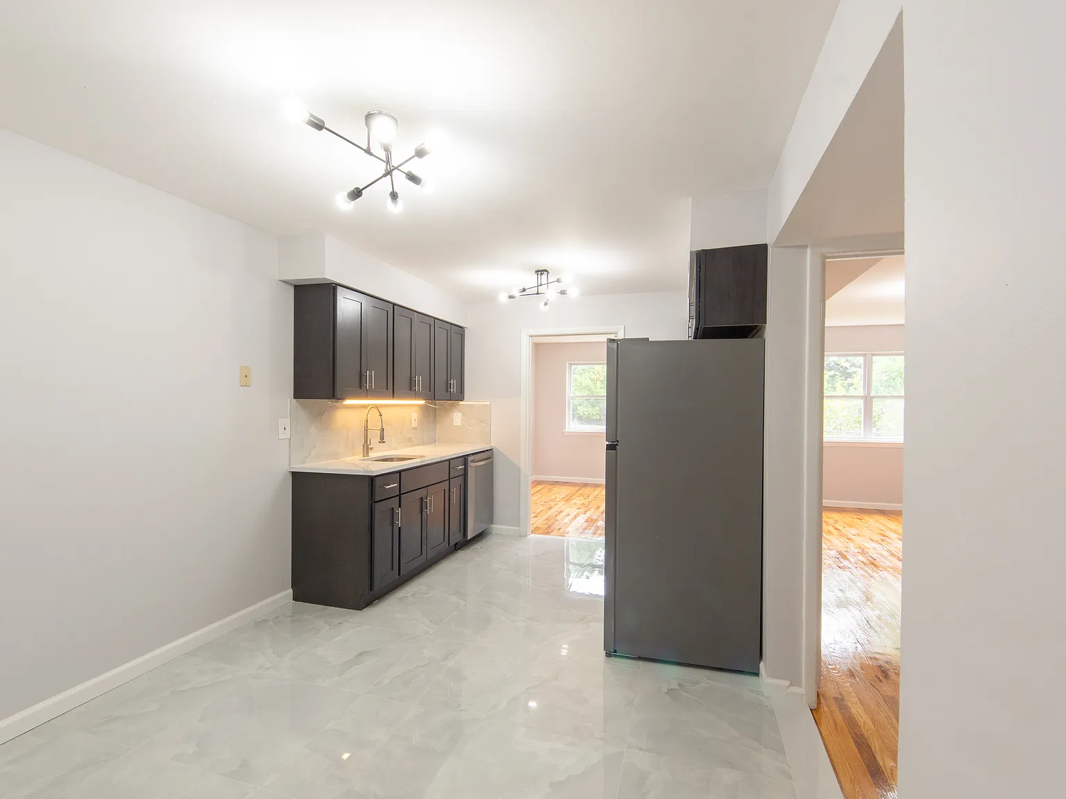 River Edge Apartments — Photo 2