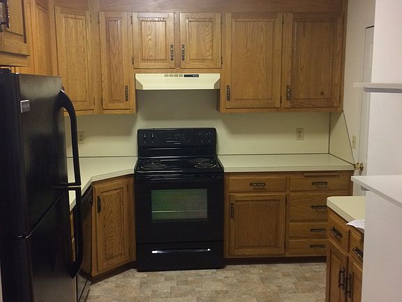 4th image of 666 Broad St APT 7