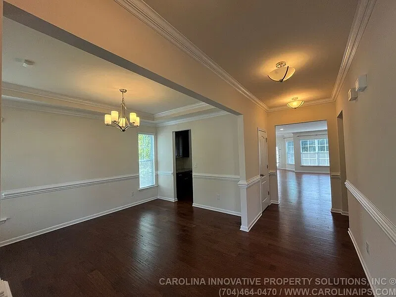 4 bed, 3.5 bath, 3892 sqft, $3,550 — Photo 3