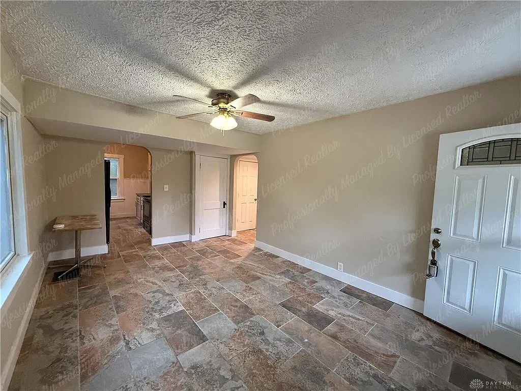 3 bed, 2.0 bath, 1008 sqft, $1,175 — Photo 4