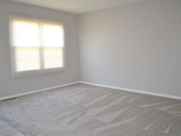 4th image of 3211 Deshler Dr