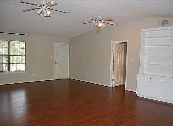 5th image of 910 Lafayette Pl
