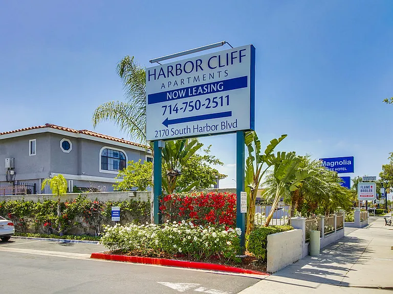 Harbor Cliff Apartments — Photo 29