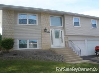 1690 Bicek Dr, Hoffman Estates, IL 60192