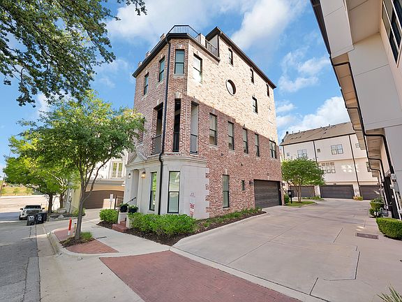 3rd image of 406 Mills St