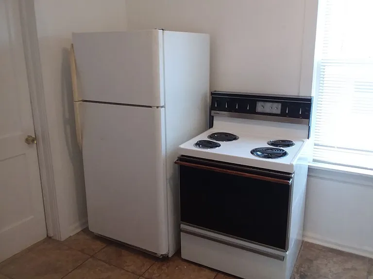 1114 Lafayette Blvd NW — Photo 12