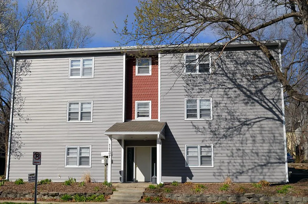 2 bed, 886 sqft, $1,100 — Photo 1