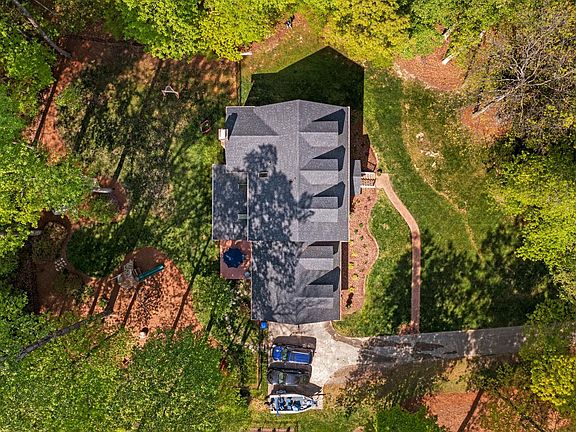 4th image of 4302 Oakmoor Dr