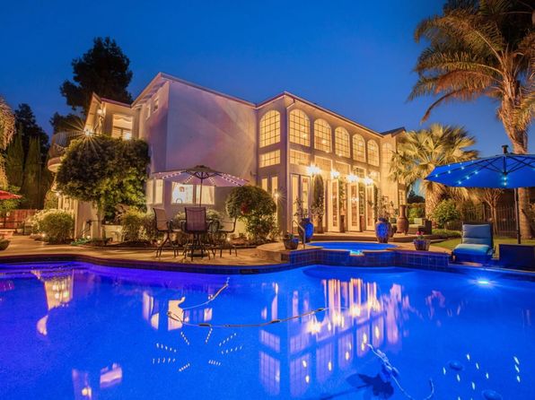 290 Bonnie Ln, Hollister, CA 95023