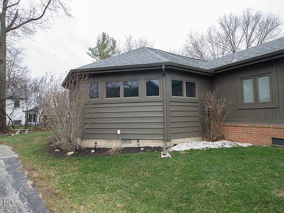 2nd image of 1 Abbey Rd