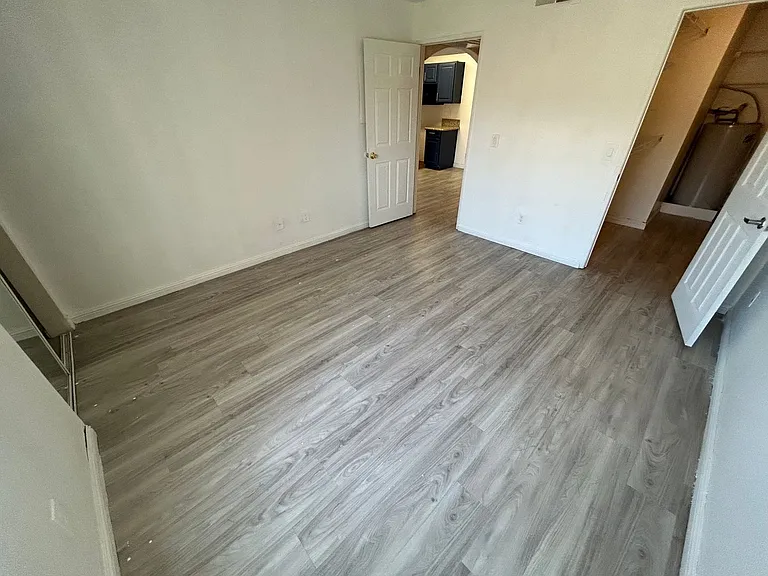 5154 S Jones Blvd #202 — Photo 13