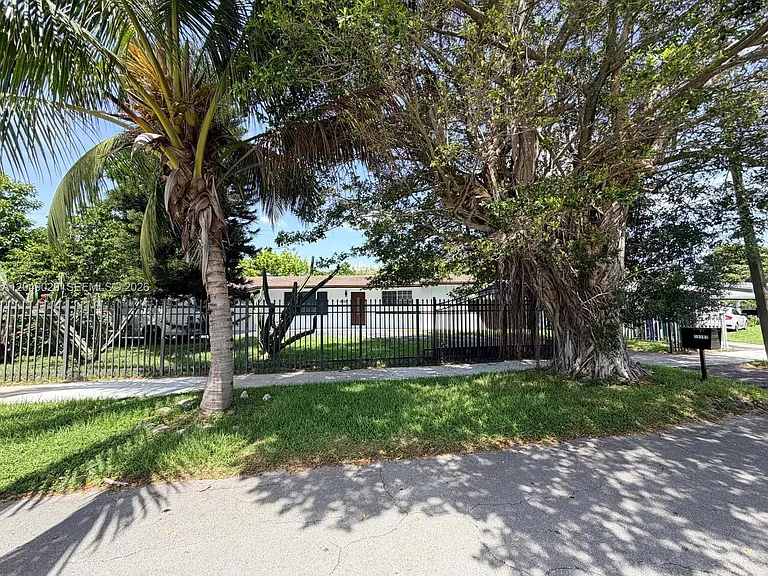 19202 NW 23rd Ct — Photo 17