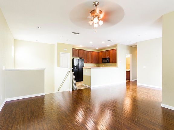 4th image of 3301 N Park Dr Unit 711