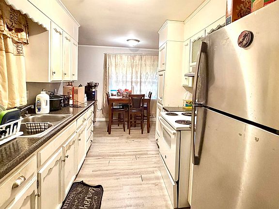4th image of 102 Beasley Dr