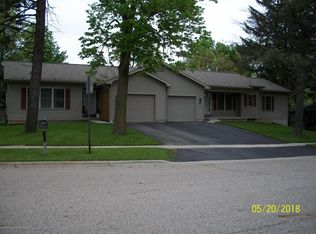 526 W Oak St, Mason, MI 48854