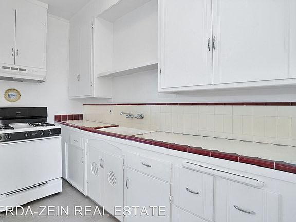 4th image of 221 Pacific Ave #9673573