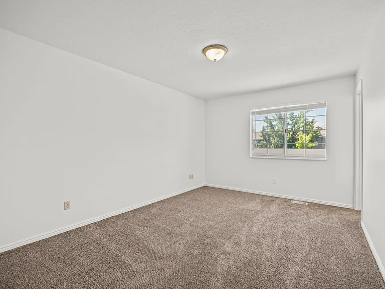 945 S Freedom Blvd #18 — Photo 22