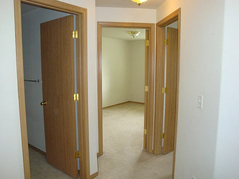 2020 S 7th St #H — Photo 7