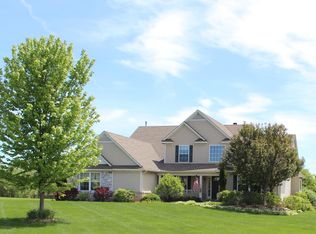 7136 Hickory Creek Dr, Dexter, MI 48130