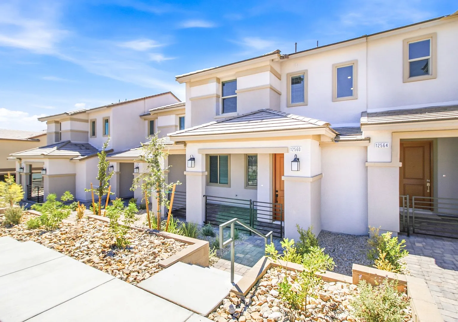 Stunning 3-Bedroom Home in Desirable Summerlin West — Photo 3