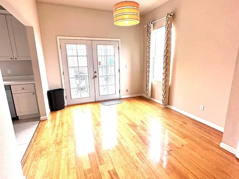 432 Capitol Ave — Photo 8