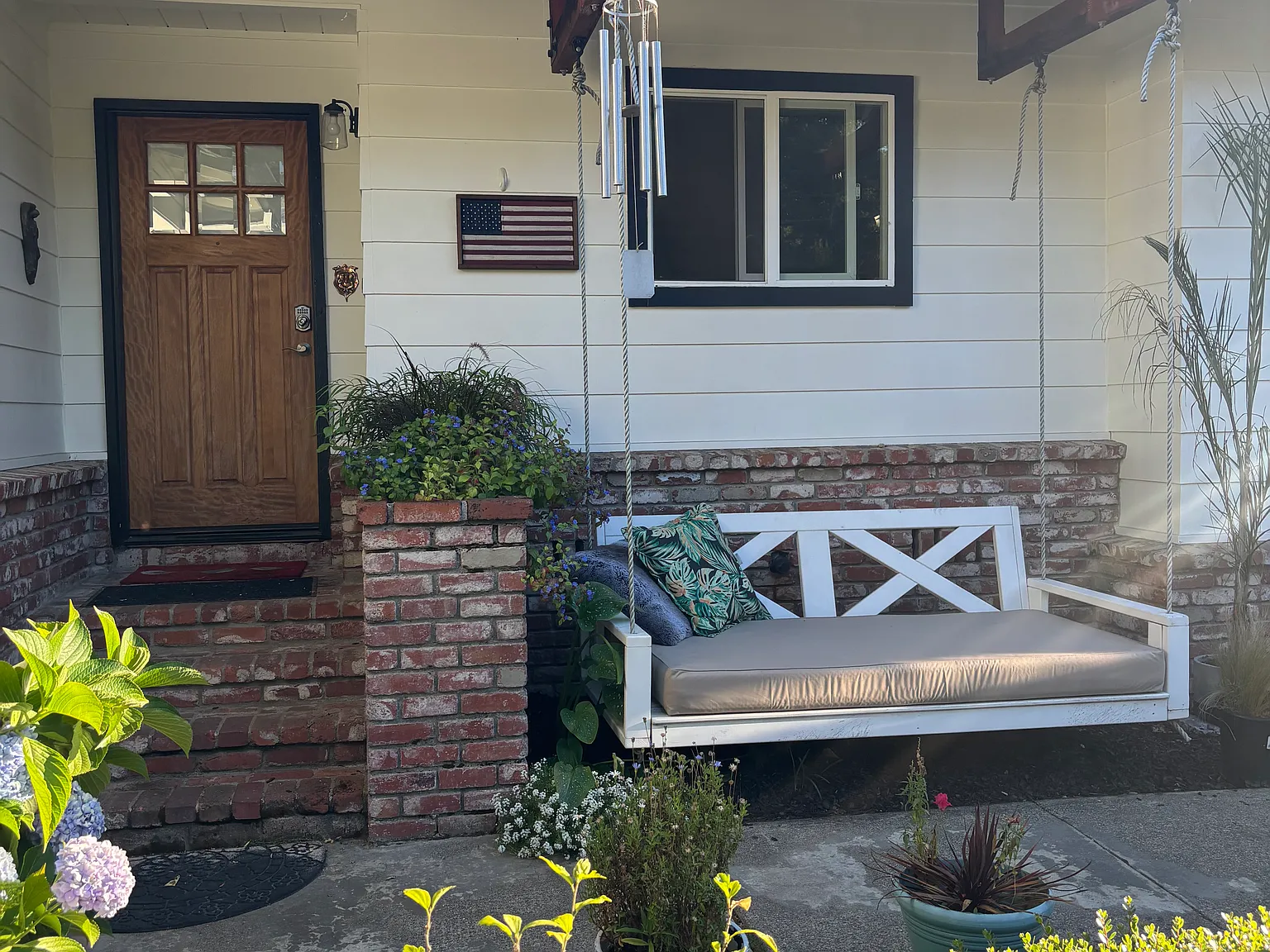 4 bed, 2.5 bath, 1700 sqft, $4,100 — Photo 3