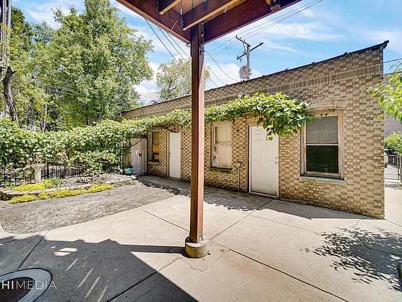 5th image of 6549 N Mozart St #2