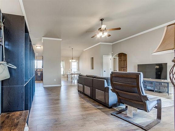 3rd image of 2143 Peacock Dr
