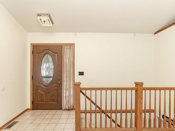 3rd image of 3605 N Governeour Cir